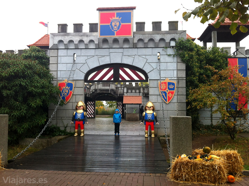 Vigilantes en la entrada del castillo - Playmobil Alemania
