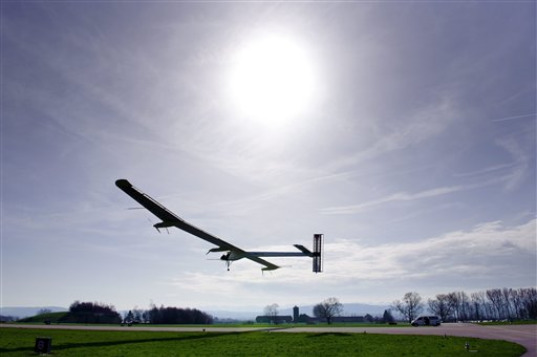 Primer vuelo de Solar Impulse
