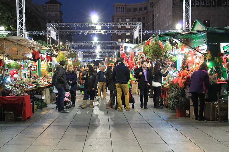 Mercado navideño de Santa Llúcia al atardecer