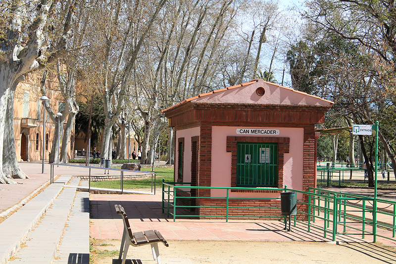Estación "Can Mercader" del trenecito del parque