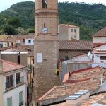 Campanario y tejados del pueblo de Vandellòs