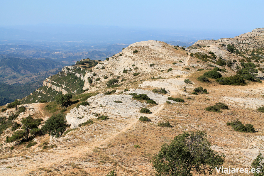 Panorama desde la cima y la Serra Major
