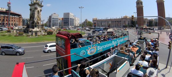 Bus Turístico en la Plaza España, Barcelona