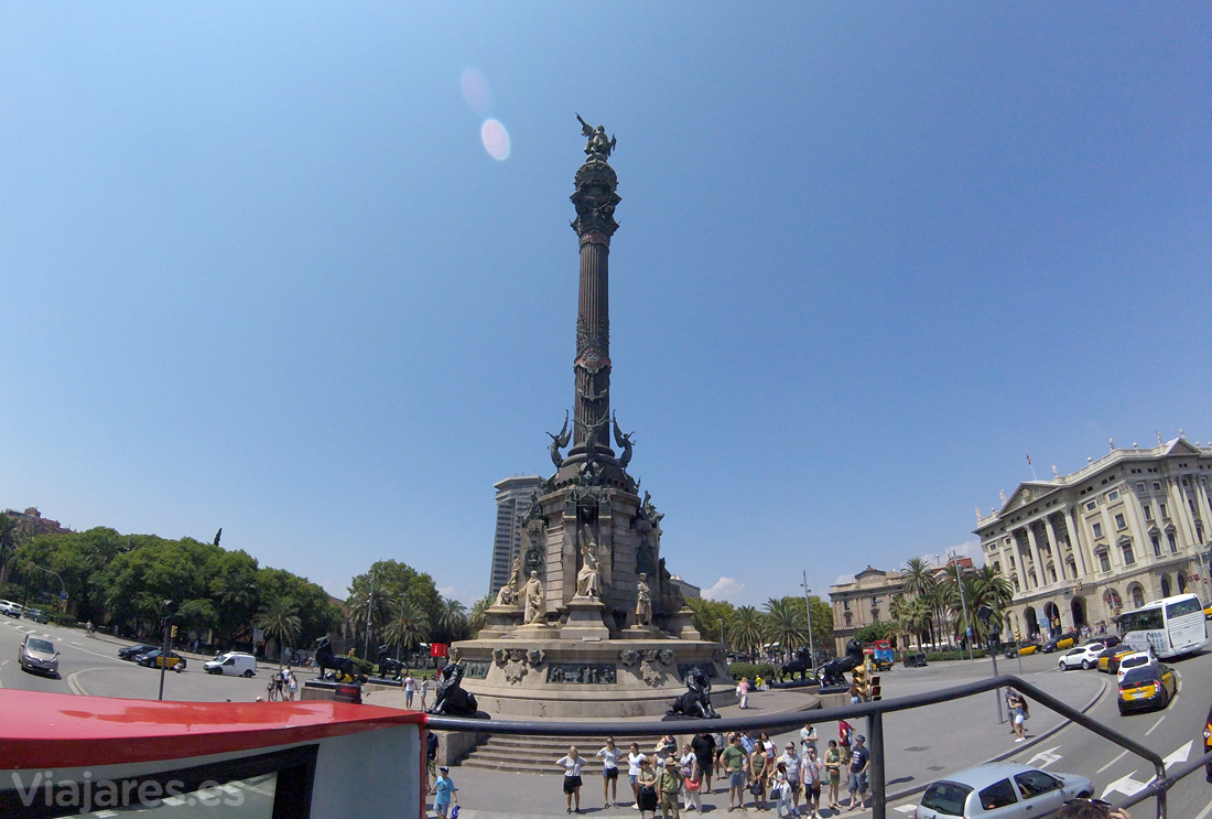 La estatua de Colón al final de la Rambla de Barcelona
