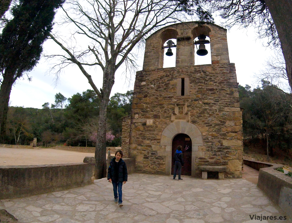 Fachada de la Ermita de Sant Medir
