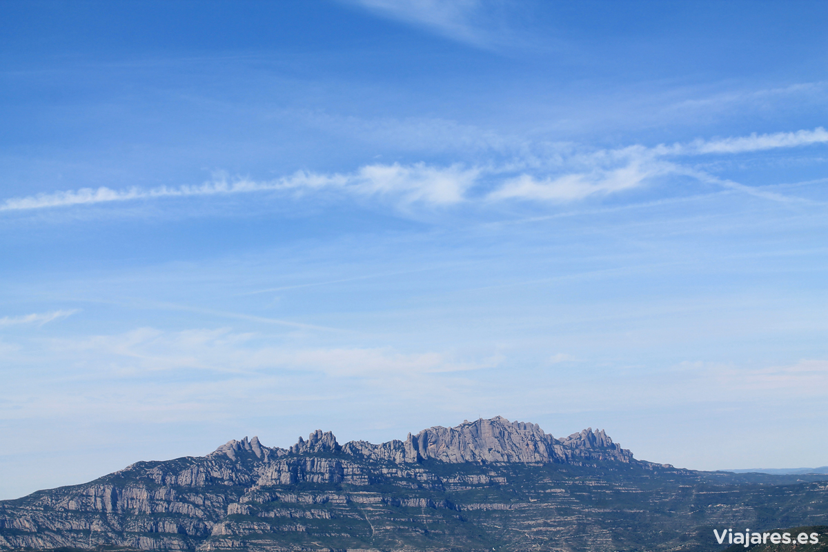 Silueta de Montserrat desde el Parque de Sant Llorenç del Munt i l'Obac